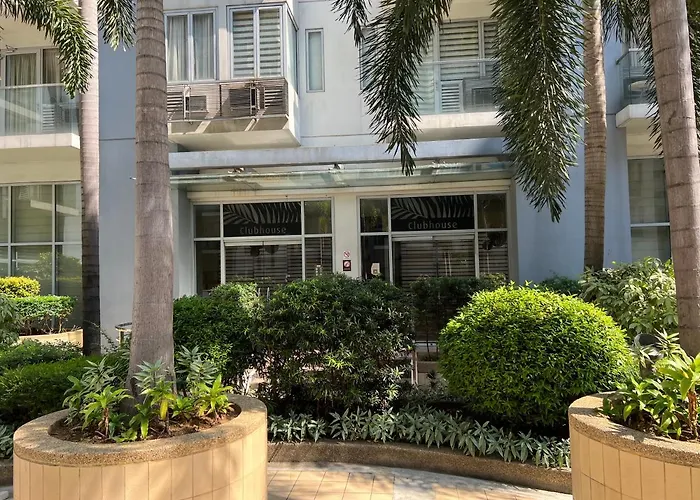 Telly's Across Naia3 Apartment