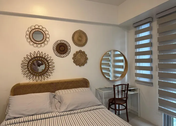 Telly's Across Naia3 Apartment